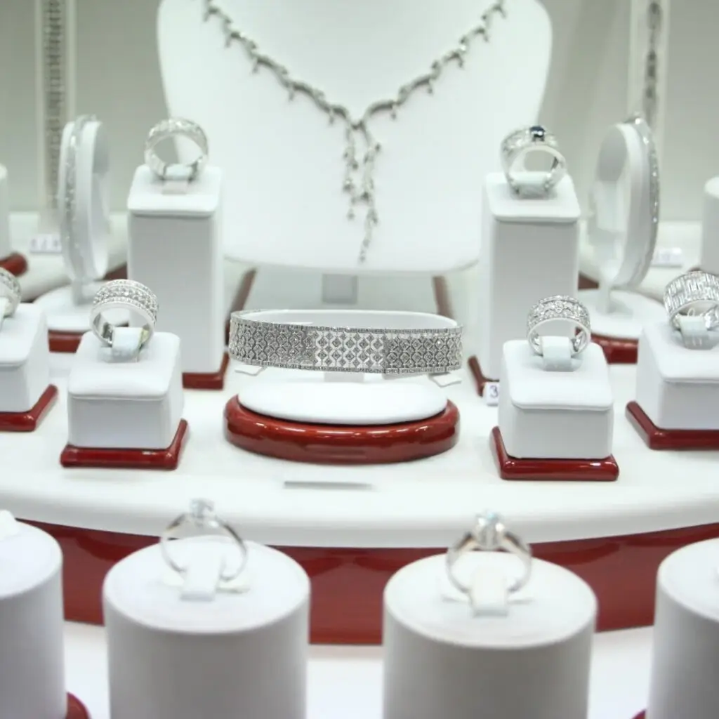 Jewelry market is showing promise for white gold pre-owned fine jewelry